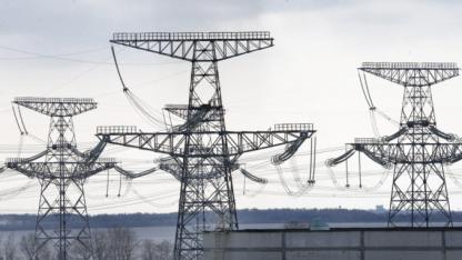 Щоб польові роботи не обернулися трагедією – енергетики нагадують про охоронні зони ліній електропередач 