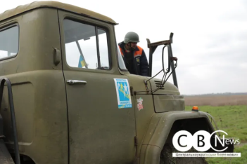 Енергетики відновлюють електропостачання на Херсонщині